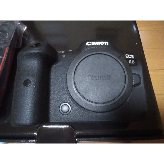 新同品 Canon EOS R6 ボディ　おまけ付き