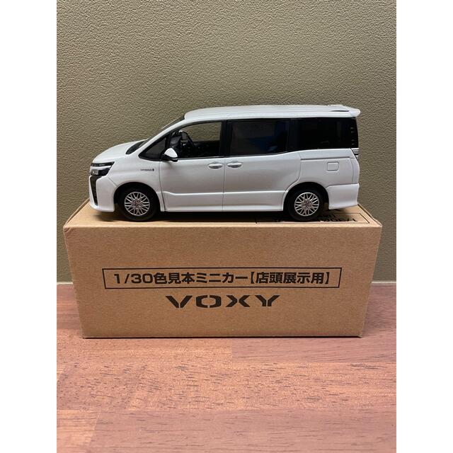 トヨタ - 1/30 ヴォクシー VOXYミニカー ホワイトパールクリスタル