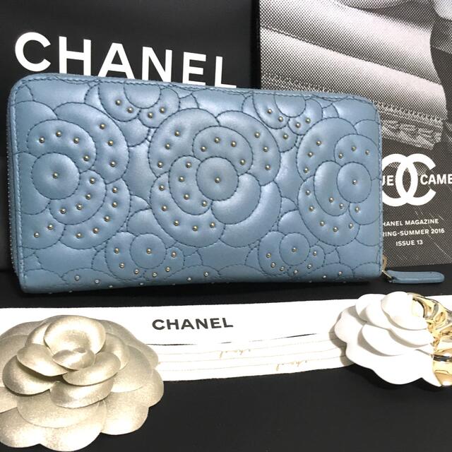 CHANEL(シャネル)の専用♡美品 ★シャネル 限定 レア カメリア スタッズ ビジュー 長財布 正規品 レディースのファッション小物(財布)の商品写真