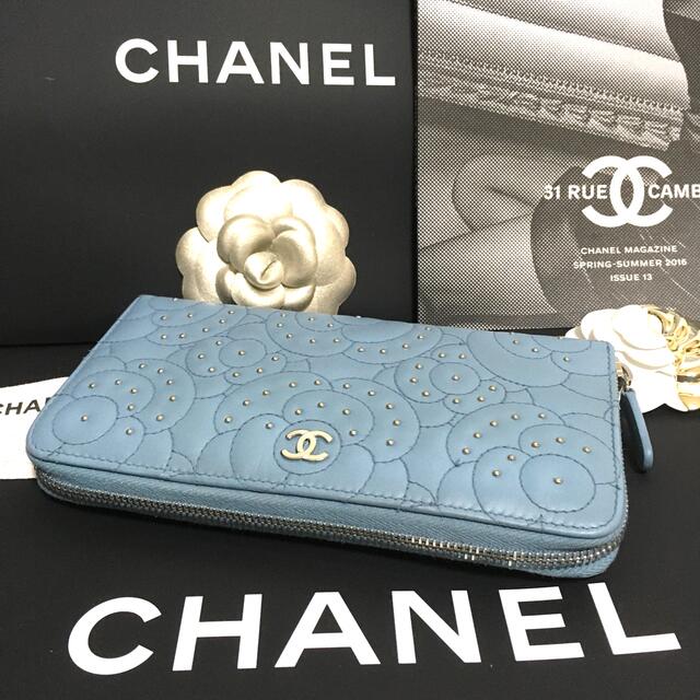 CHANEL(シャネル)の専用♡美品 ★シャネル 限定 レア カメリア スタッズ ビジュー 長財布 正規品 レディースのファッション小物(財布)の商品写真