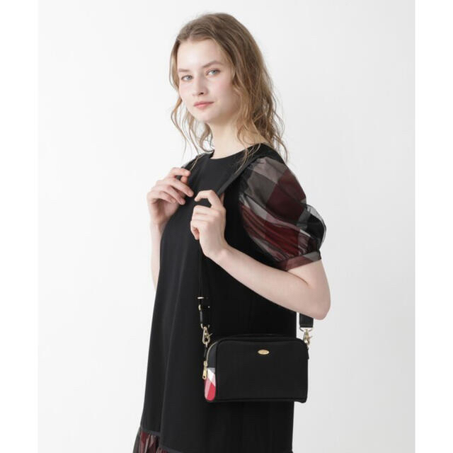 ブルーレーベルクレストブリッジ ショルダーバッグ 黒