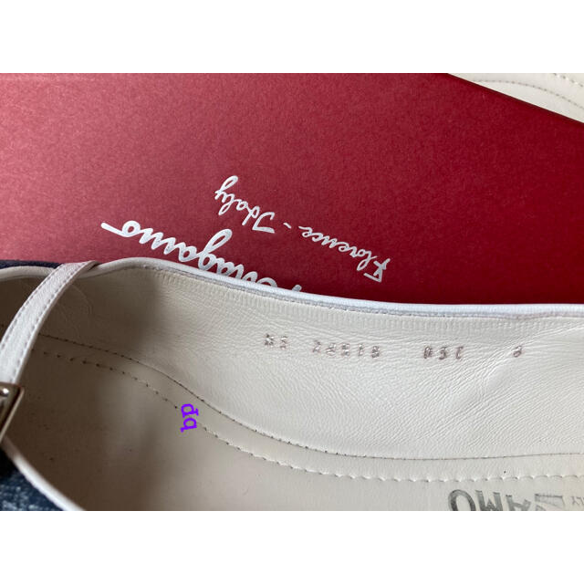 Salvatore Ferragamo(サルヴァトーレフェラガモ)の【ユーズド】Salvatore Ferragamo フラットパンプス　8D レディースの靴/シューズ(バレエシューズ)の商品写真