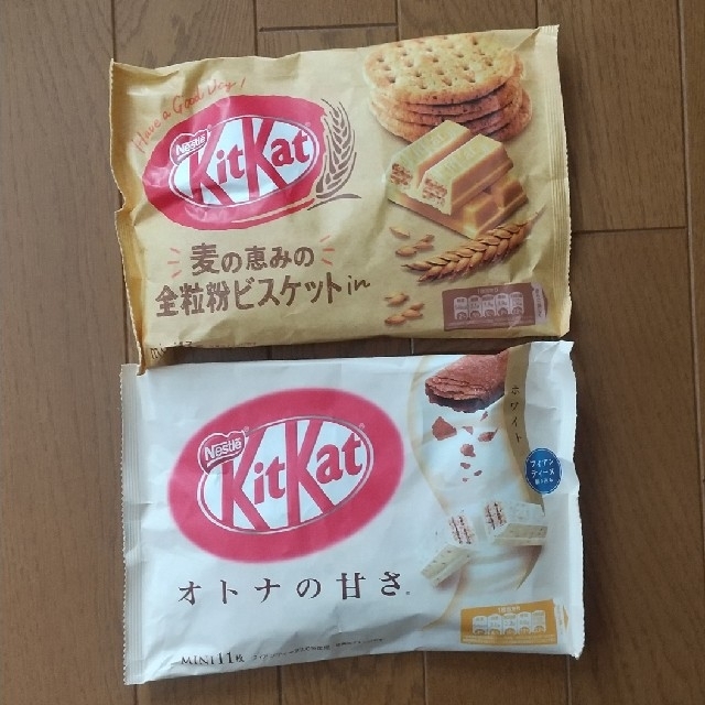 Nestle(ネスレ)のキャンディ様専用 キットカットミニ全粒粉ビスケットin & オトナの甘さ 食品/飲料/酒の食品(菓子/デザート)の商品写真