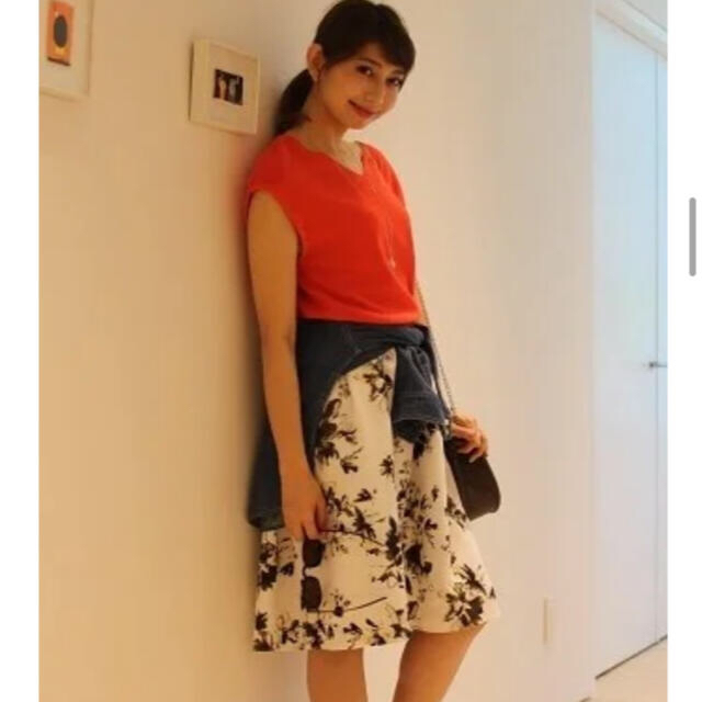 JUSGLITTY(ジャスグリッティー)のJUSGLITTY花柄スカート レディースのスカート(ひざ丈スカート)の商品写真
