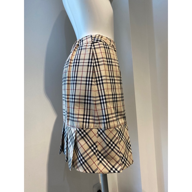 BURBERRY(バーバリー)の【新品】バーバリー✴︎ノバチェック柄 ひざ丈 台形 スカート 160サイズ キッズ/ベビー/マタニティのキッズ服女の子用(90cm~)(スカート)の商品写真