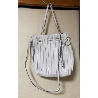 ザラ(ZARA)のZARA  プリーツバッグ(ショルダーバッグ)