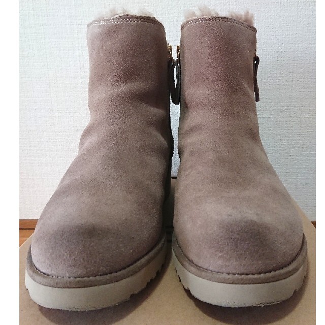 UGG(アグ)の【yuka様専用】アグ UGG SHALA ムートンブーツ 25㎝ レディースの靴/シューズ(ブーツ)の商品写真