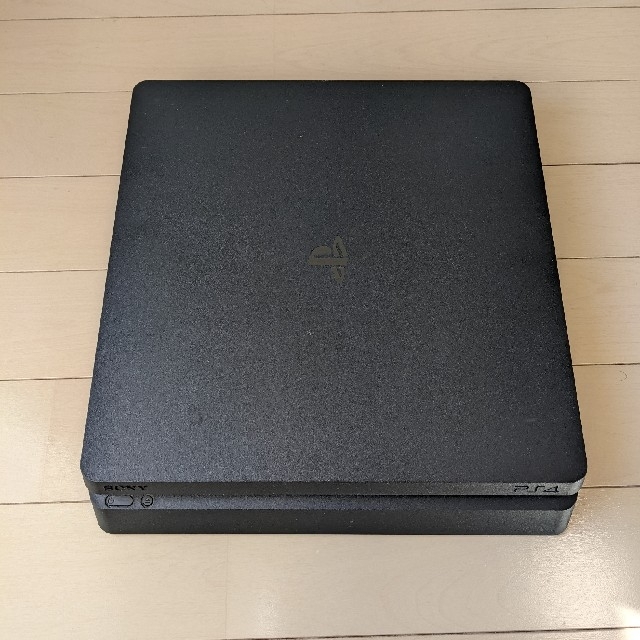 SONY(ソニー)のPS4 CUH-2000B エンタメ/ホビーのゲームソフト/ゲーム機本体(家庭用ゲーム機本体)の商品写真