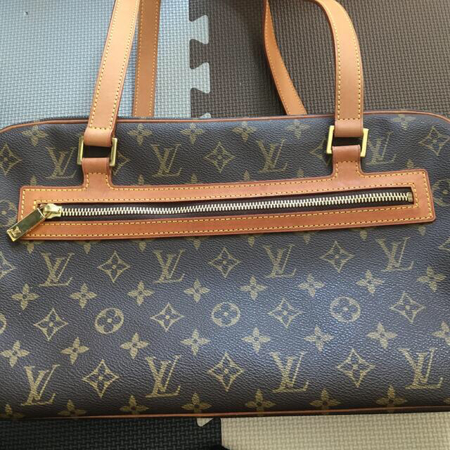 定番のお歳暮 LOUIS VUITTON ショルダーバッグ モノグラム シテGM ルイヴィトン VUITTON LOUIS - ショルダーバッグ