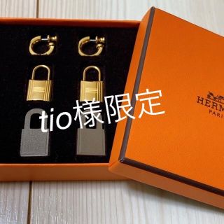 エルメス(Hermes)の【新品未使用】オーケリーピアス　エトゥープゴールド希少色(ピアス)