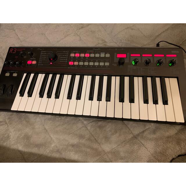 KORG(コルグ)のKORG R3 シンセサイザー 楽器の鍵盤楽器(キーボード/シンセサイザー)の商品写真