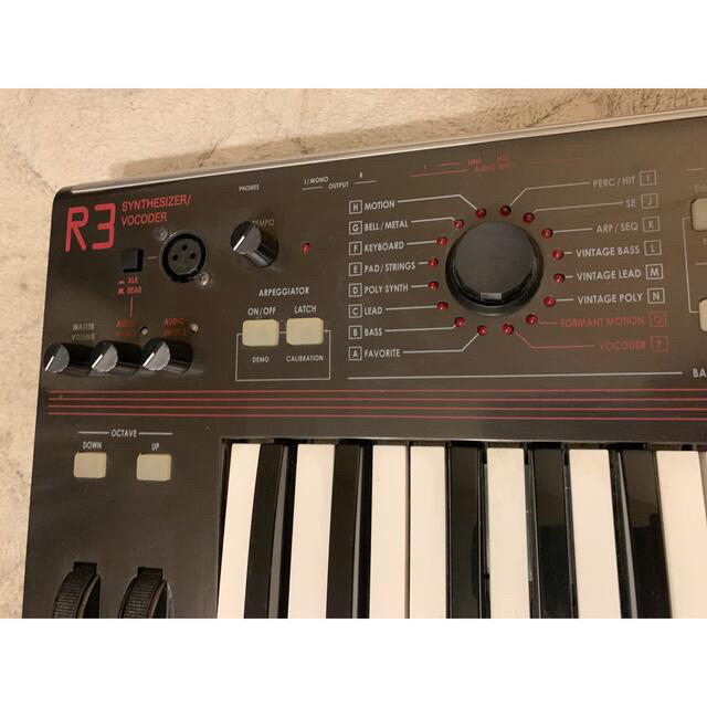 KORG(コルグ)のKORG R3 シンセサイザー 楽器の鍵盤楽器(キーボード/シンセサイザー)の商品写真