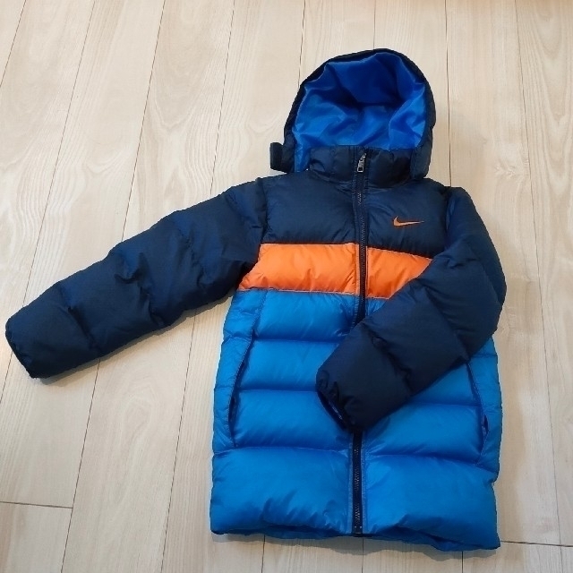 NIKE(ナイキ)のナイキ　ダウンジャケット　キッズMサイズ　140cm キッズ/ベビー/マタニティのキッズ服男の子用(90cm~)(ジャケット/上着)の商品写真