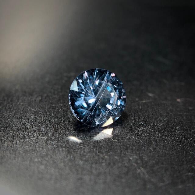 蠱惑のベキリーブルー 0.28ct 天然 カラーチェンジ ガーネット レディースのアクセサリー(リング(指輪))の商品写真