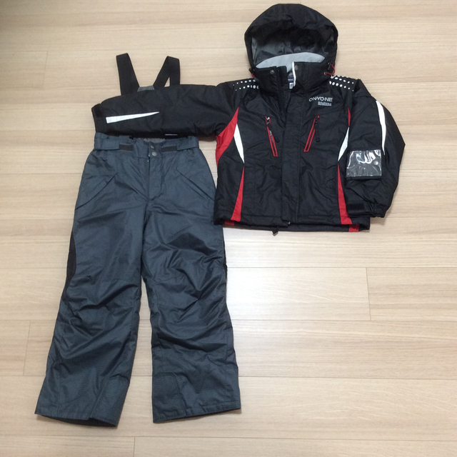 新しいブランド onyone スキーウエア 100-130cm kead.al