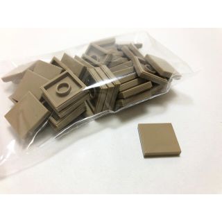 レゴ(Lego)の【新品未使用】レゴ　LEGO タイル　2x2 ダークタン　50枚(知育玩具)