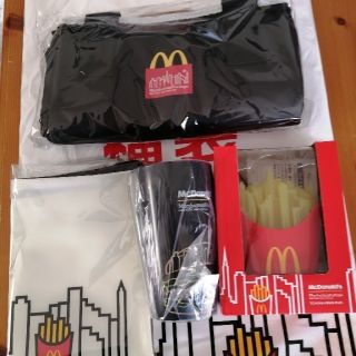 マクドナルド(マクドナルド)のココママさん専用！　マクドナルド福袋2022　グッズのみ。おまけ付き❢(ノベルティグッズ)