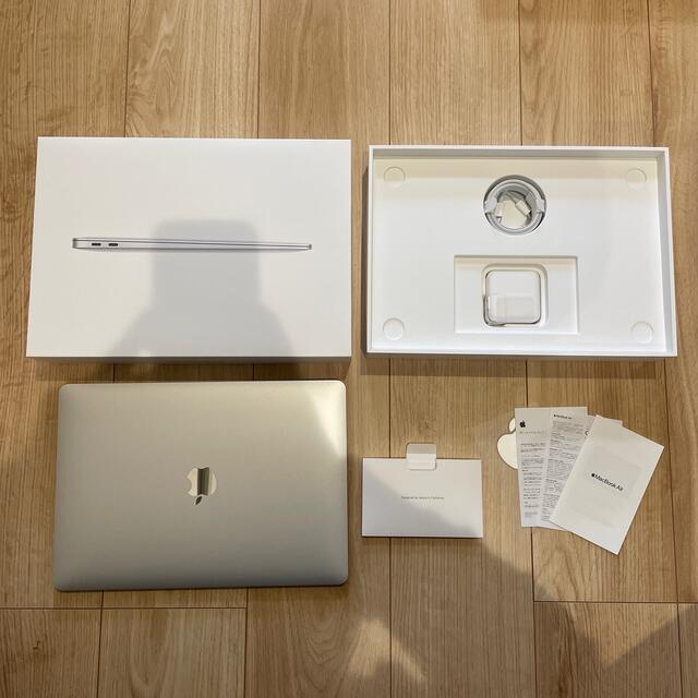 【美品】M1 MacBook Air 8GB/256GB（ハブ付き）