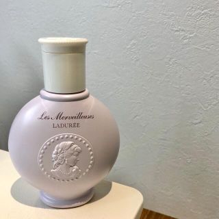 レメルヴェイユーズラデュレ(Les Merveilleuses LADUREE)のレ・メルヴェイユーズラデュレ　ヴァイオレットボディローション190ml(ボディローション/ミルク)