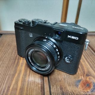 フジフイルム(富士フイルム)のFUJIFILM X20 Black  保護ケース　レンズガード付(コンパクトデジタルカメラ)