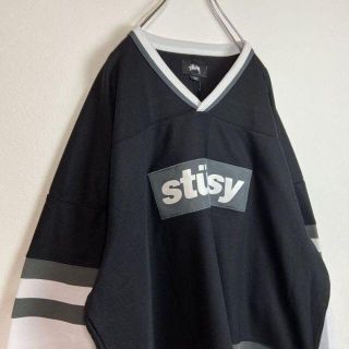 【新品・タグ付】stussy Vネックゲームシャツ系　ヒップホップ　ストリート.