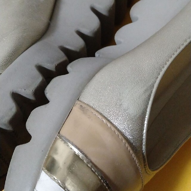 ヒルズアヴェニュー パンプスゴールド レディースの靴/シューズ(ハイヒール/パンプス)の商品写真