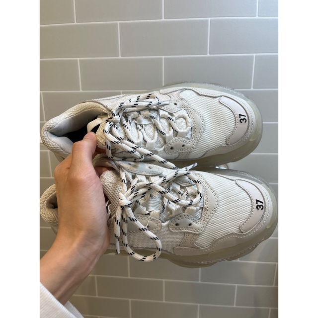 Balenciaga(バレンシアガ)のバレンシアガ　トリプルS　37　クリアソール　ホワイト メンズの靴/シューズ(スニーカー)の商品写真