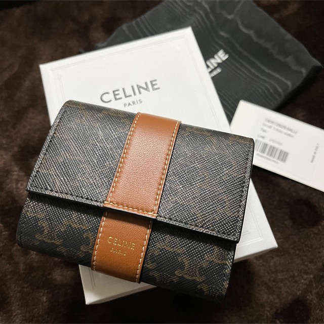 【CELINE】スモール ウォレット トリオンフ タン10D572BZ904LU