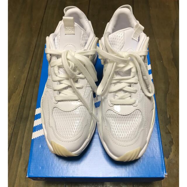 EE4815カラーadidas  ORIGINALS  MAGUMUR RUNNER スニーカー