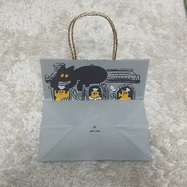 【新品・未使用】キャラメルゴーストハウス 紙袋 レディースのバッグ(ショップ袋)の商品写真