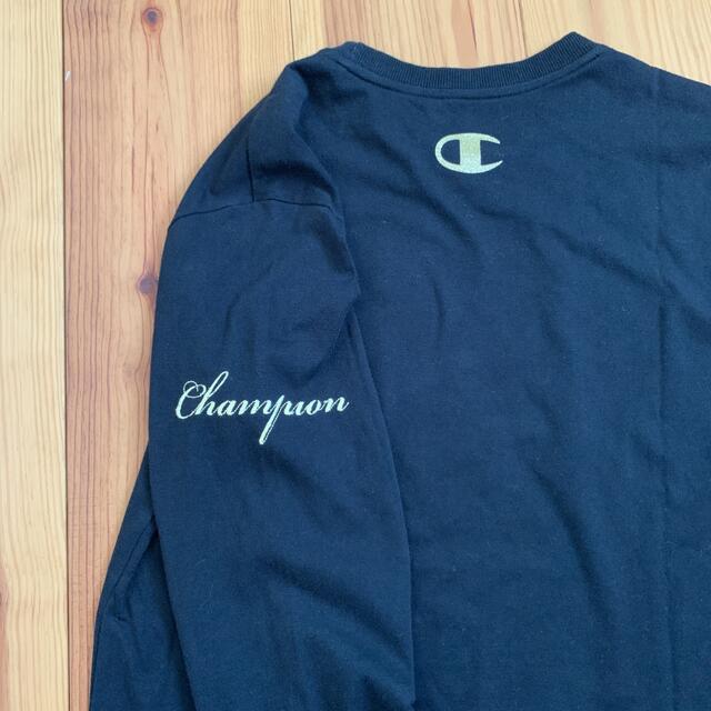 Champion(チャンピオン)のお値下げ チャンピオン 金色ビッグロゴ ロングTシャツ Mサイズ メンズのトップス(Tシャツ/カットソー(七分/長袖))の商品写真