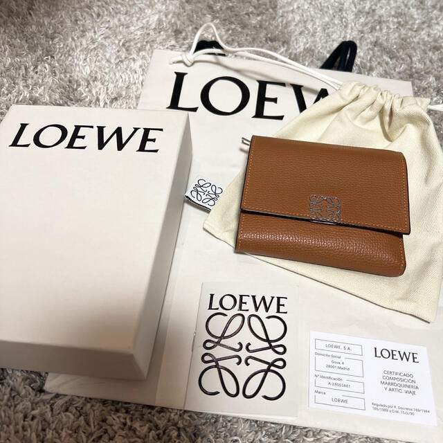 新品 LOEWE ロエベ 三つ折り財布 茶色