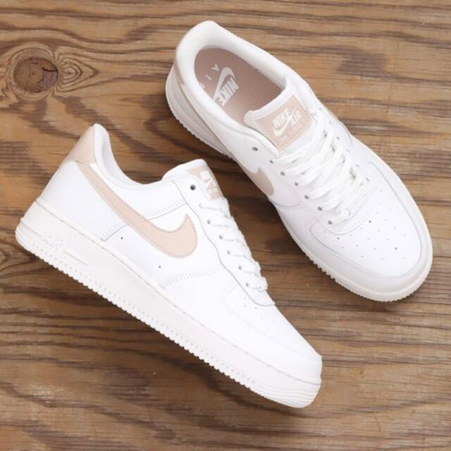 NIKE - 新品 NIKE エアフォース1'07 ピンク ベージュ 23.5の通販 by