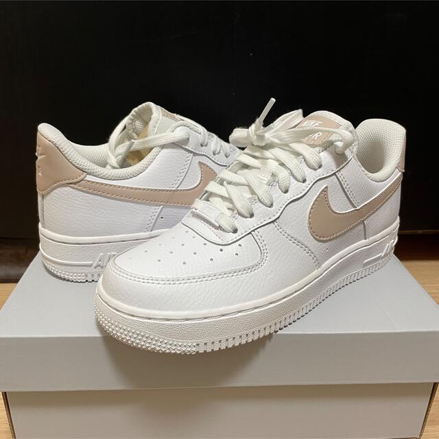 NIKE - 新品 NIKE エアフォース1'07 ピンク ベージュ 23.5の通販 by