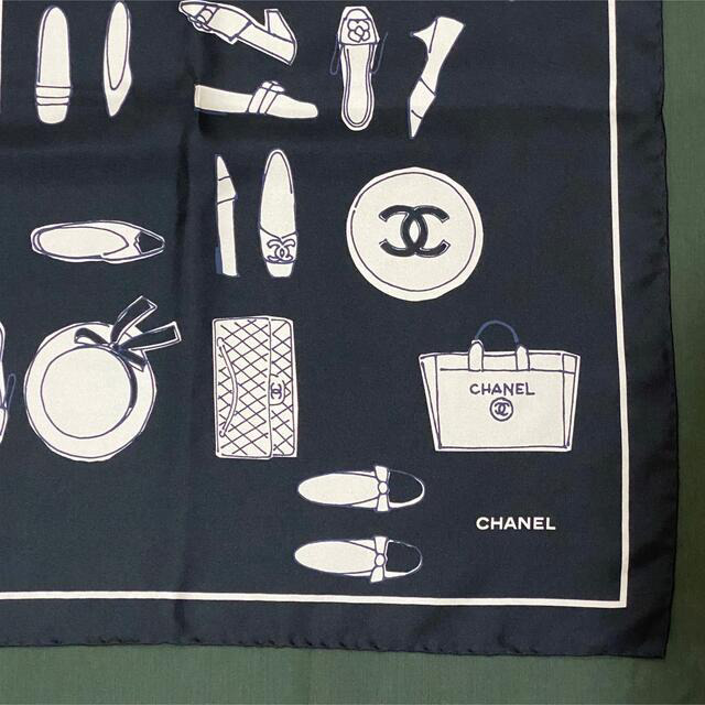 CHANEL(シャネル)のCHANEL ⭐︎ シルクスカーフ　2021 レディースのファッション小物(バンダナ/スカーフ)の商品写真