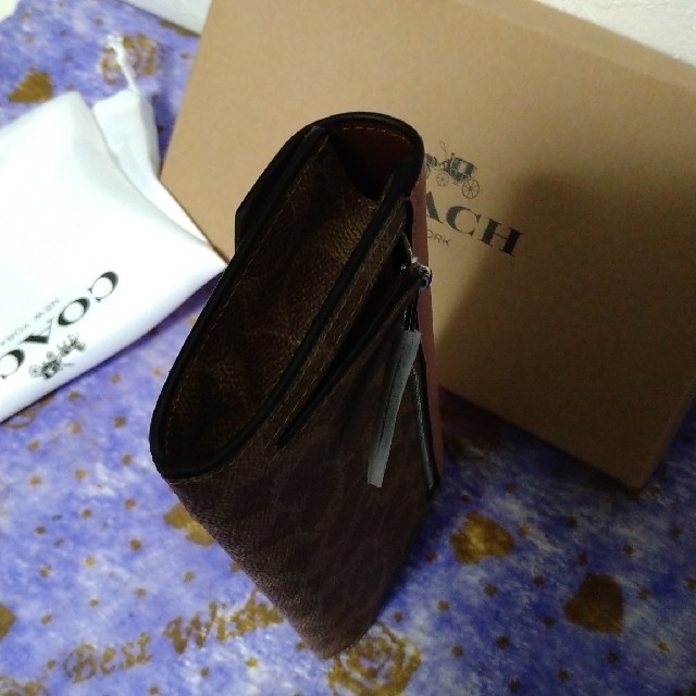 COACH(コーチ)の新品　COACH　箱つぶれのため格安　長財布　ベージュ×ピンク レディースのファッション小物(財布)の商品写真