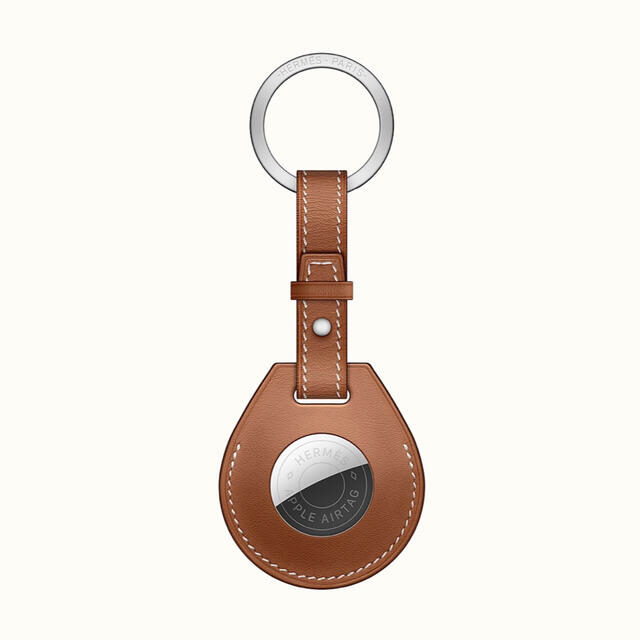 Hermes(エルメス)のApple AirTag HERMESエルメス エアタグ ゴールド 新品未使用！ レディースのファッション小物(キーホルダー)の商品写真