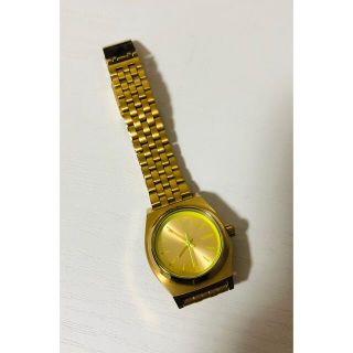 ニクソン(NIXON)の【電池新品の美品】NIXONのSMALL TIME TELLER ゴールド②(腕時計)