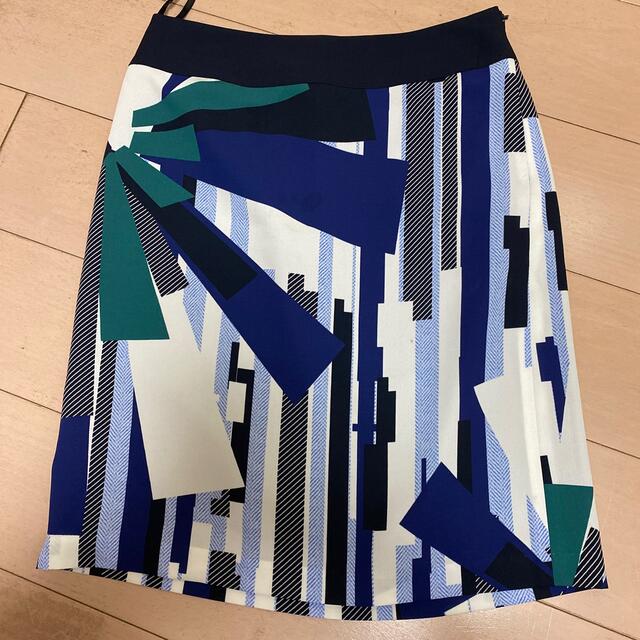 ICB(アイシービー)の最終値下げicb 幾何学的な柄　スカート レディースのスカート(ひざ丈スカート)の商品写真