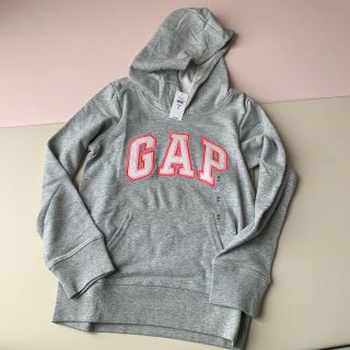 ギャップ(GAP)の新品☺︎GAPパーカー⭐︎size130(ジャケット/上着)