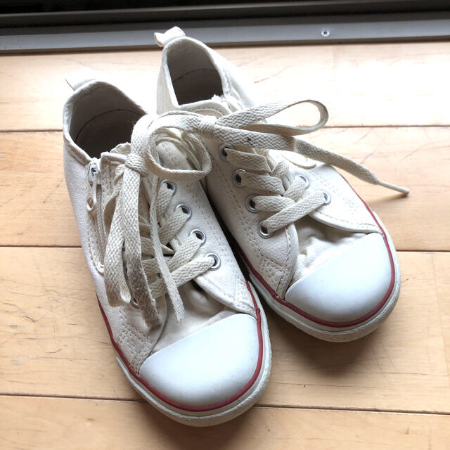 CONVERSE(コンバース)のCONVERSE 白　19センチ キッズ/ベビー/マタニティのキッズ靴/シューズ(15cm~)(スニーカー)の商品写真