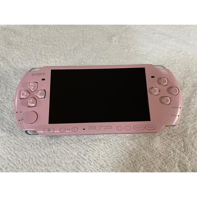 PlayStation Portable(プレイステーションポータブル)の美品　PSP-3000  ブロッサムピンク エンタメ/ホビーのゲームソフト/ゲーム機本体(携帯用ゲーム機本体)の商品写真