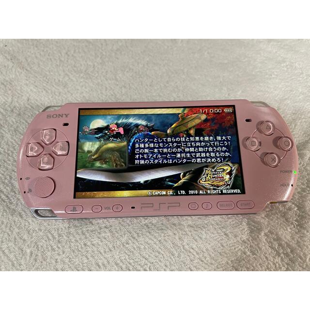 PlayStation Portable(プレイステーションポータブル)の美品　PSP-3000  ブロッサムピンク エンタメ/ホビーのゲームソフト/ゲーム機本体(携帯用ゲーム機本体)の商品写真