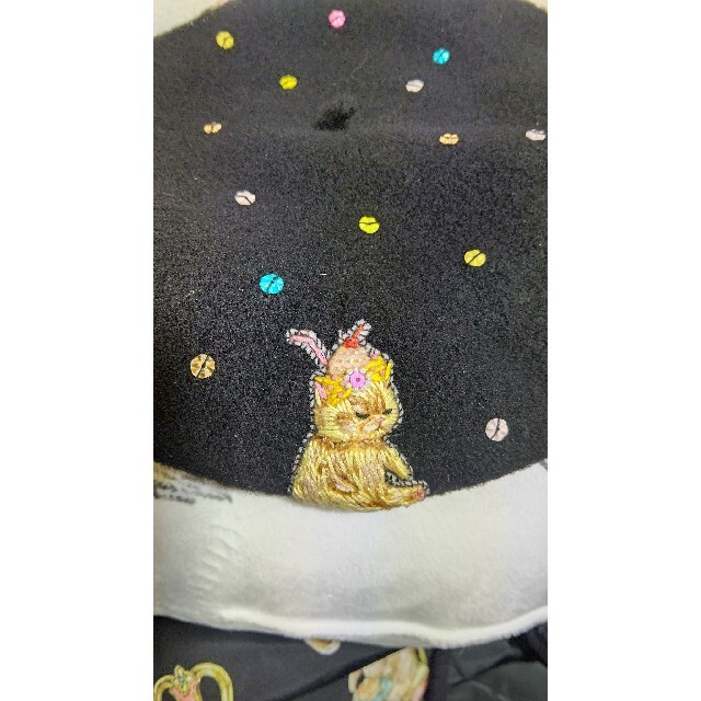 新品タグ付き yukiemon パーティーベレー帽 ベージュ 1047 