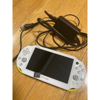 プレイステーションヴィータ(PlayStation Vita)のPlayStation Vita（PCH-2000シリーズ）Wi-Fiモデル (携帯用ゲーム機本体)