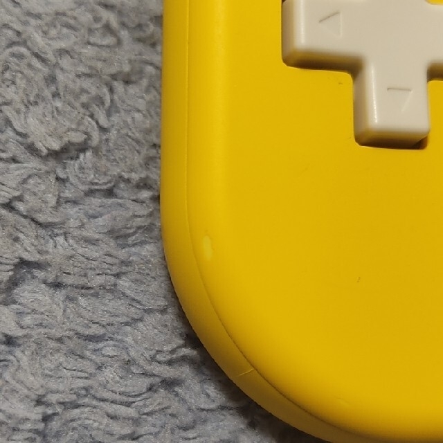 Nintendo Switch(ニンテンドースイッチ)の【中古】Switch Lite Yellow エンタメ/ホビーのゲームソフト/ゲーム機本体(携帯用ゲーム機本体)の商品写真