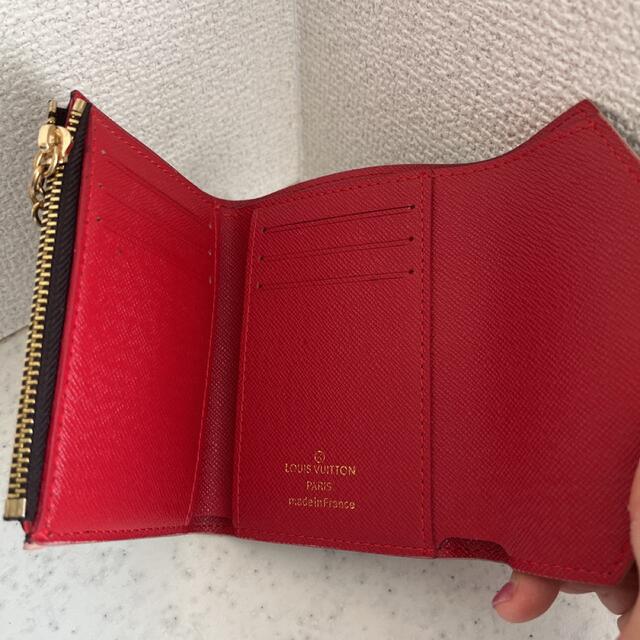 LOUIS VUITTON - ヴィトン LOUIS VITTONN フラワーチャーム 財布 LOUIS VUITTON - ヴィトン LOUIS VITTONN フラワーチャーム 財布