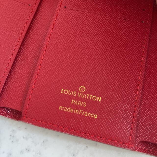 LOUIS VUITTON - ヴィトン LOUIS VITTONN フラワーチャーム 財布 LOUIS VUITTON - ヴィトン LOUIS VITTONN フラワーチャーム 財布