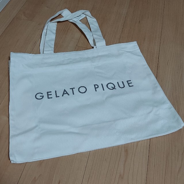 gelato pique(ジェラートピケ)のジェラートピケ福袋バッグのみ出品⭐白　ジェラピケ レディースのバッグ(トートバッグ)の商品写真