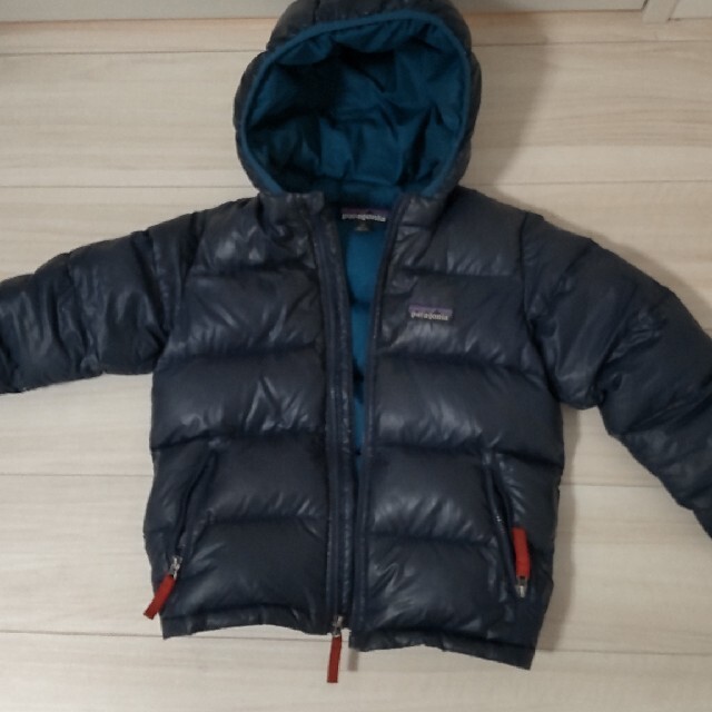 patagonia(パタゴニア)のpatagoniaダウン110 キッズ/ベビー/マタニティのキッズ服男の子用(90cm~)(ジャケット/上着)の商品写真